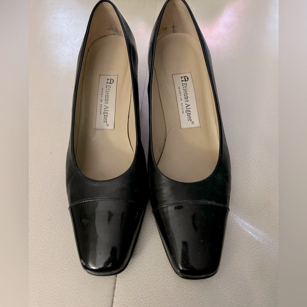 Etienne Aigner Leather Pumps 8 Black Classic Heels Timeless Traditional Career